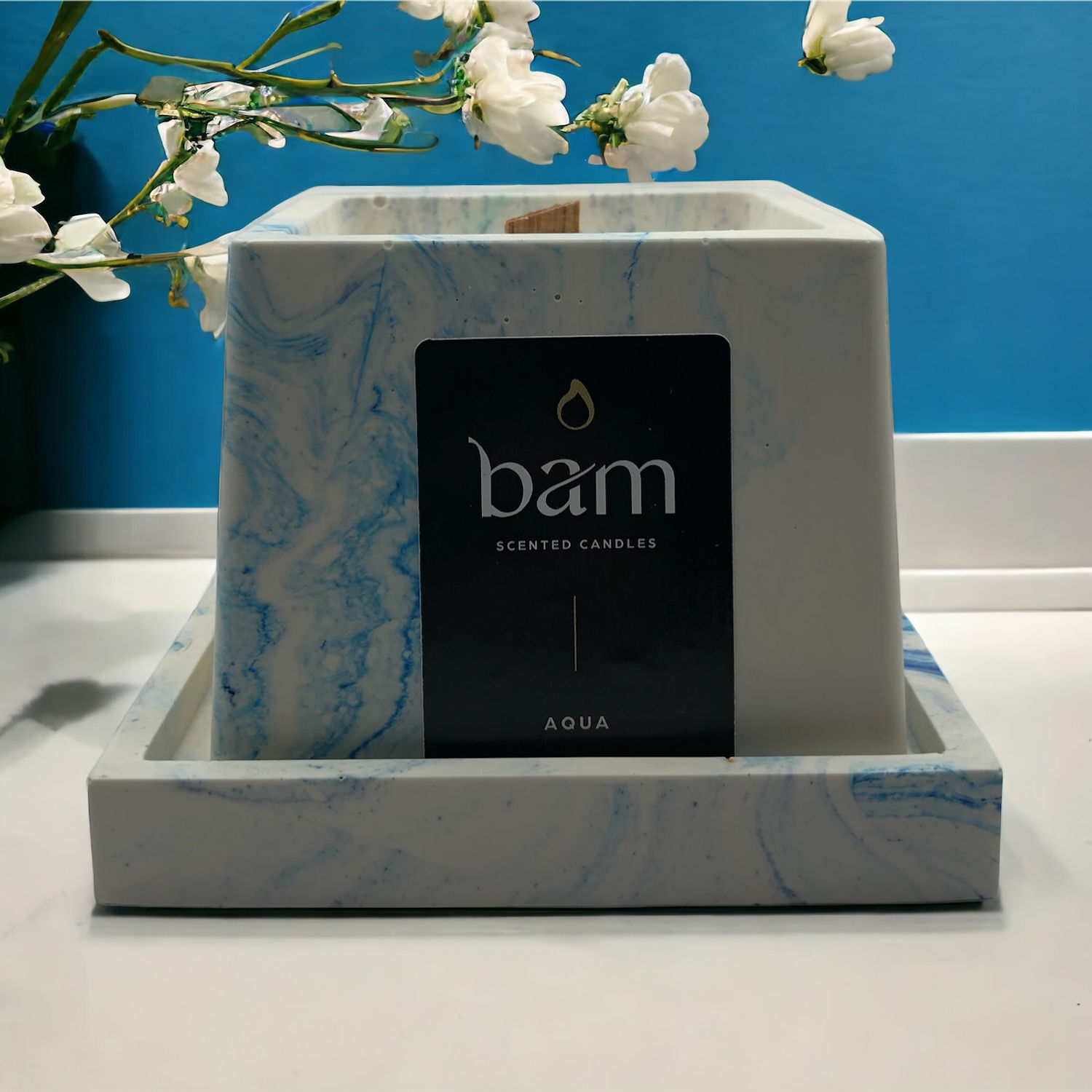 Aqua - blauw gemarmerd vierkant potje met houten wiek