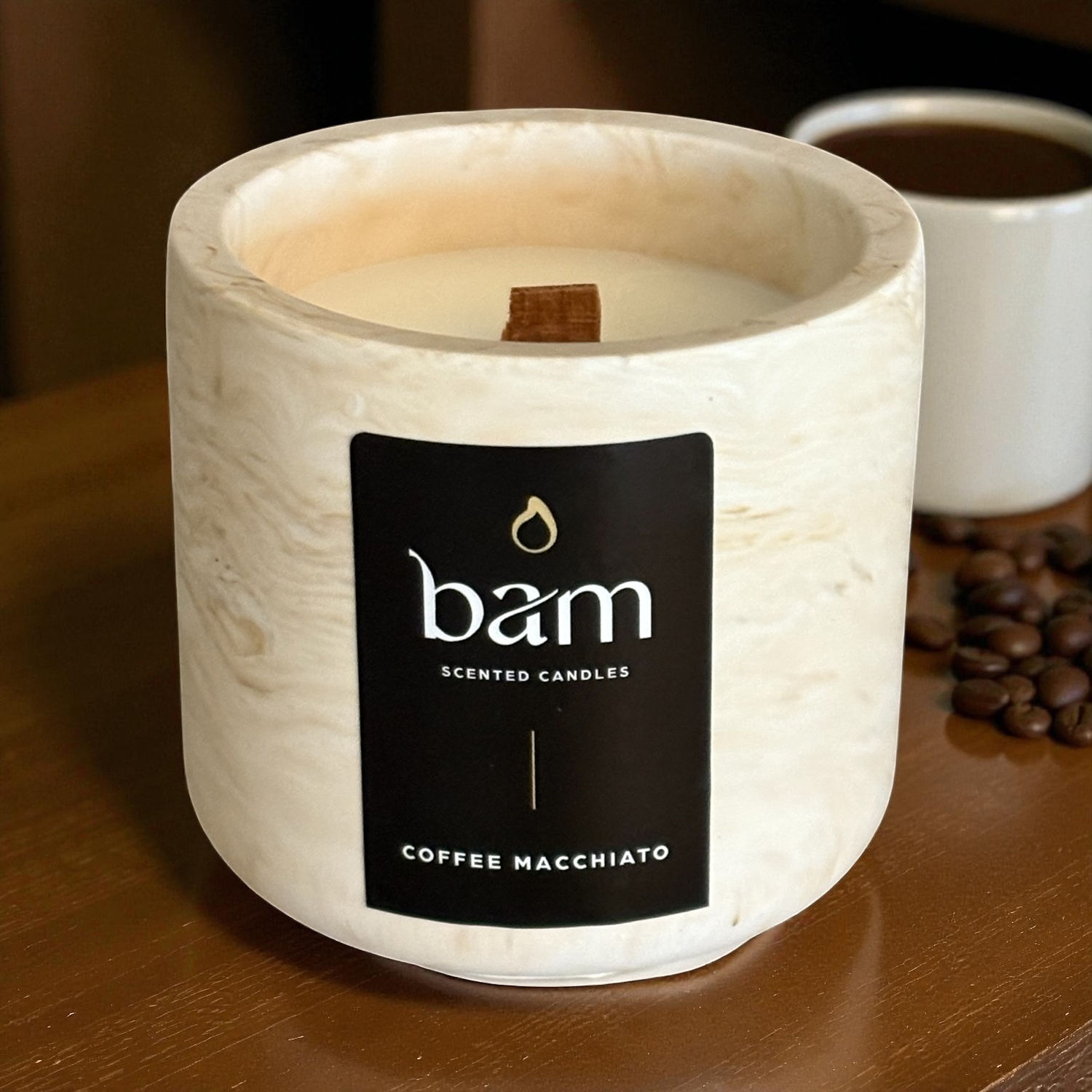 Coffee Macchiato - beige gemarmerd rond potje met deksel met houten wiek