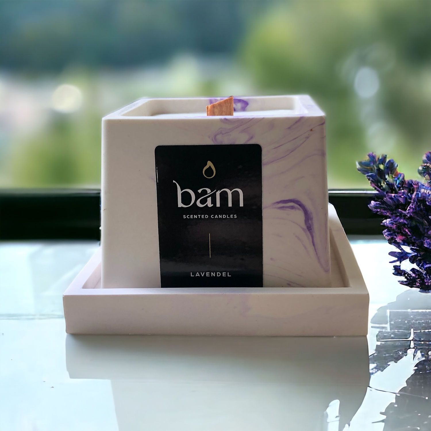 Lavendel Geurkaars in Paars Gemarmerd Vierkant Potje met Houten Wiek