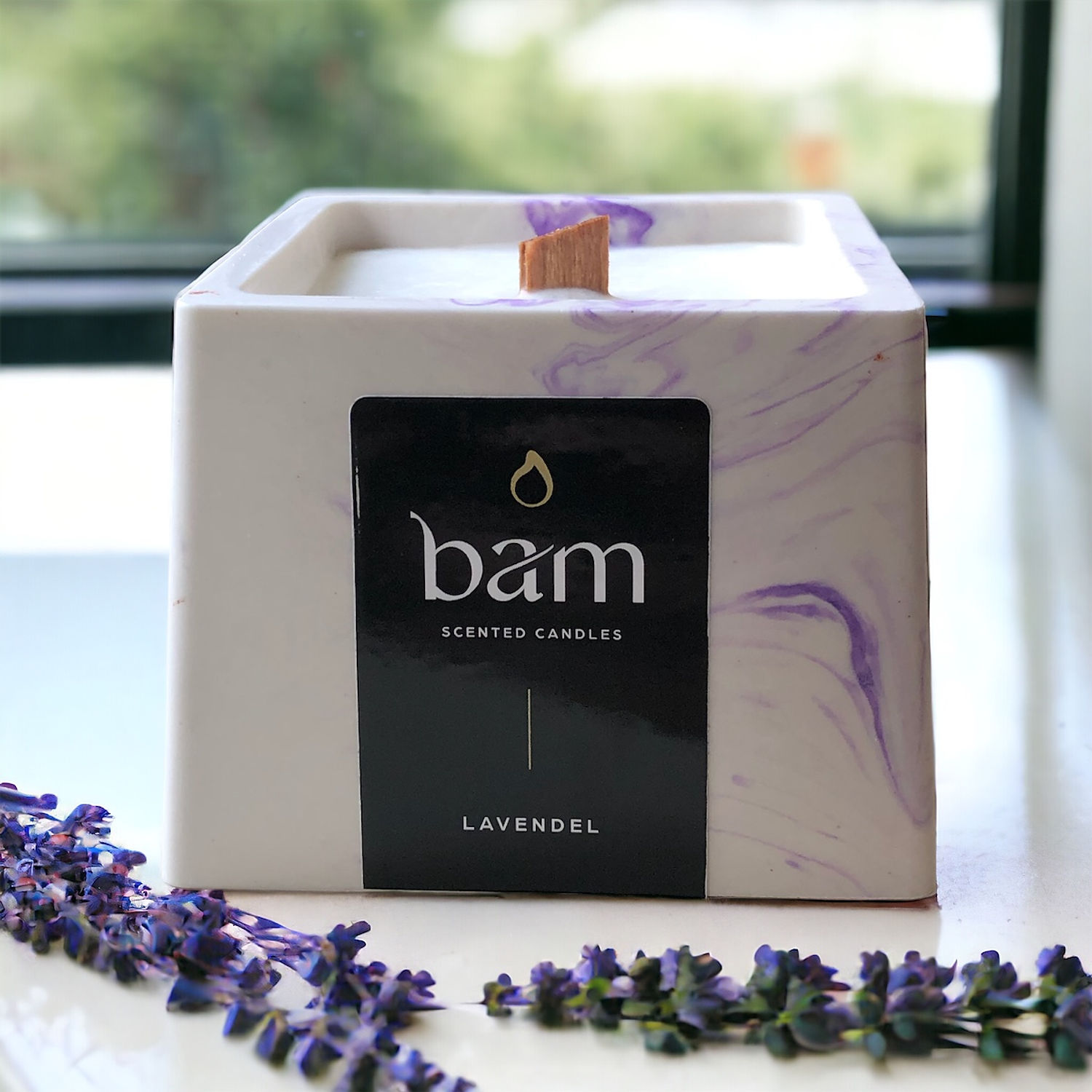 Lavendel Geurkaars in Paars Gemarmerd Vierkant Potje met Houten Wiek