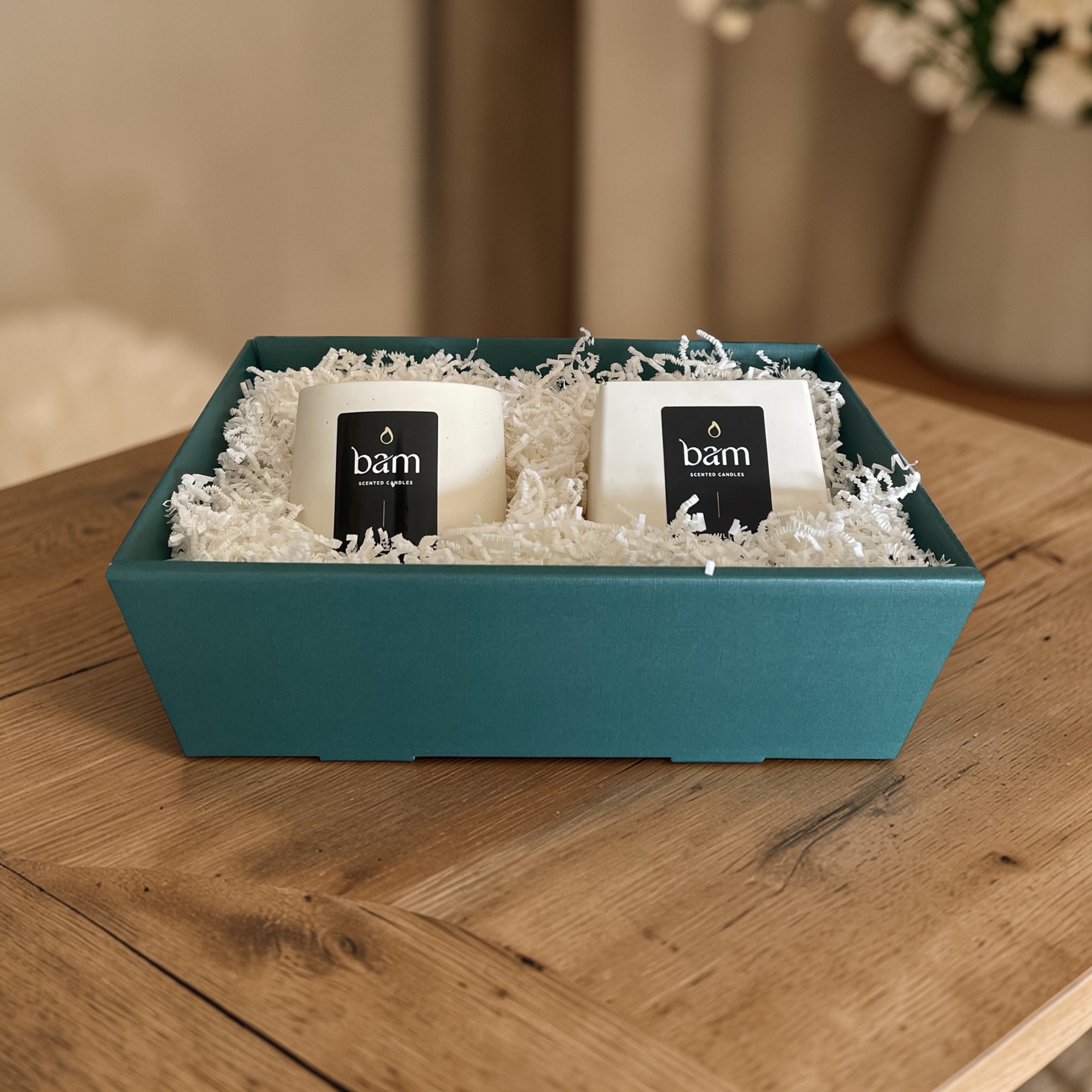 Vanille - geschenkmand met 2 geurkaarsen