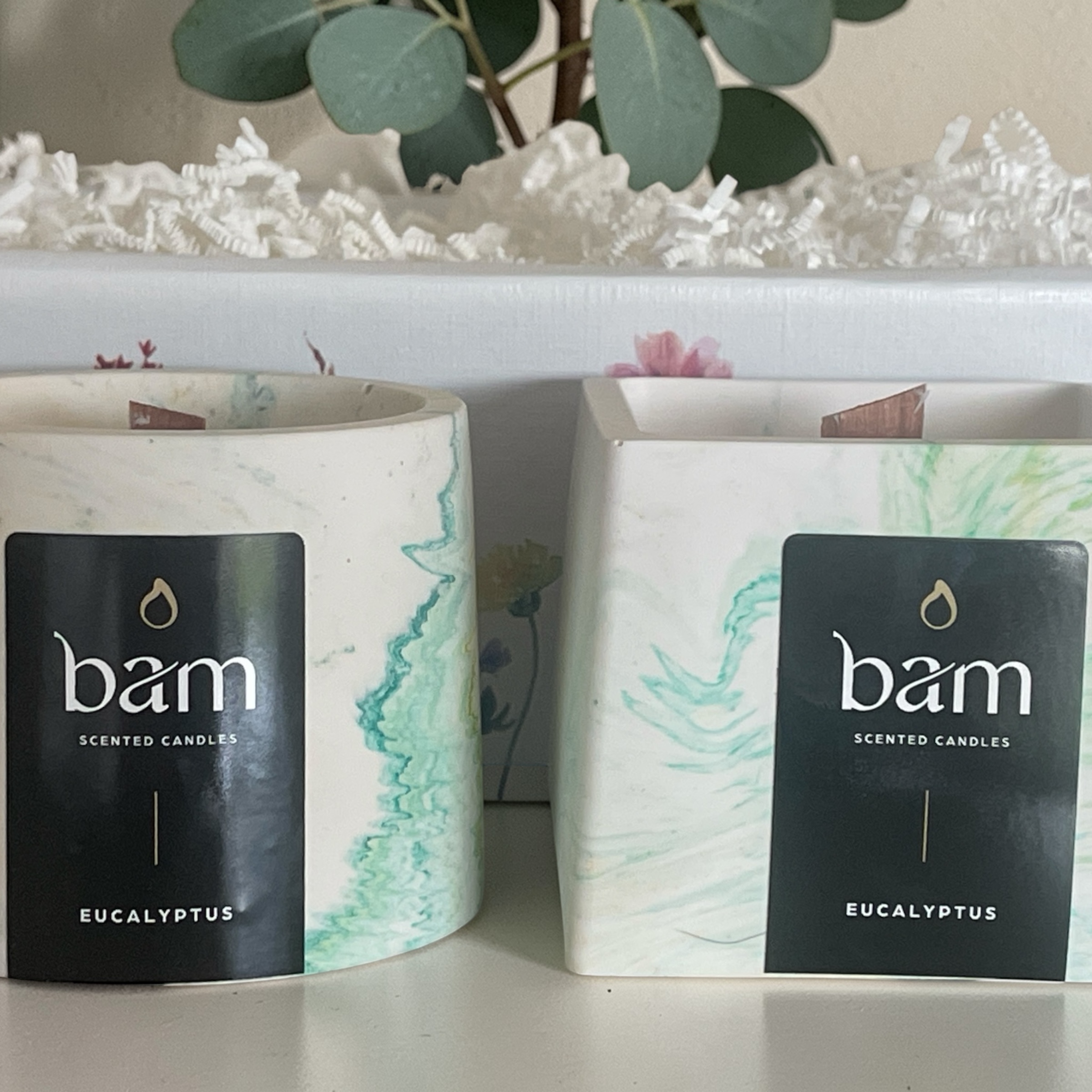 Eucalyptus - Geschenkmand met 2 geurkaarsen