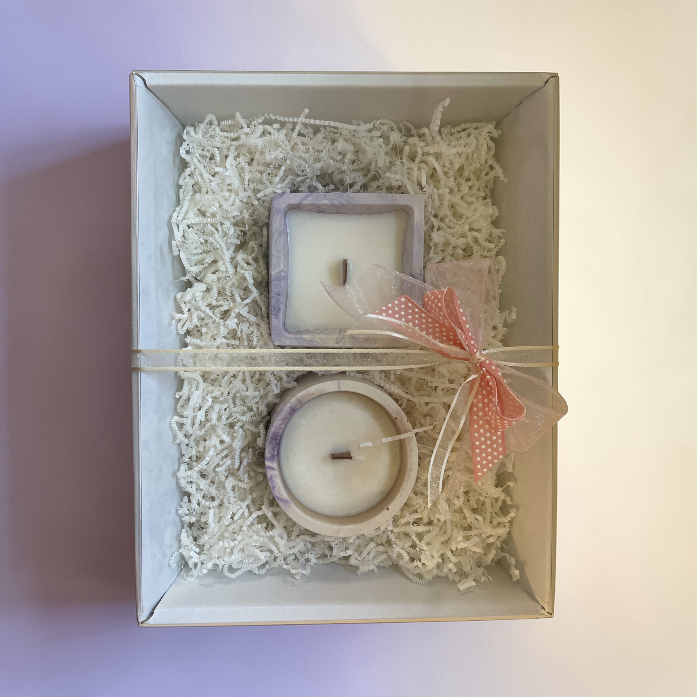 Lavendel - Geschenkmand met 2 geurkaarsen