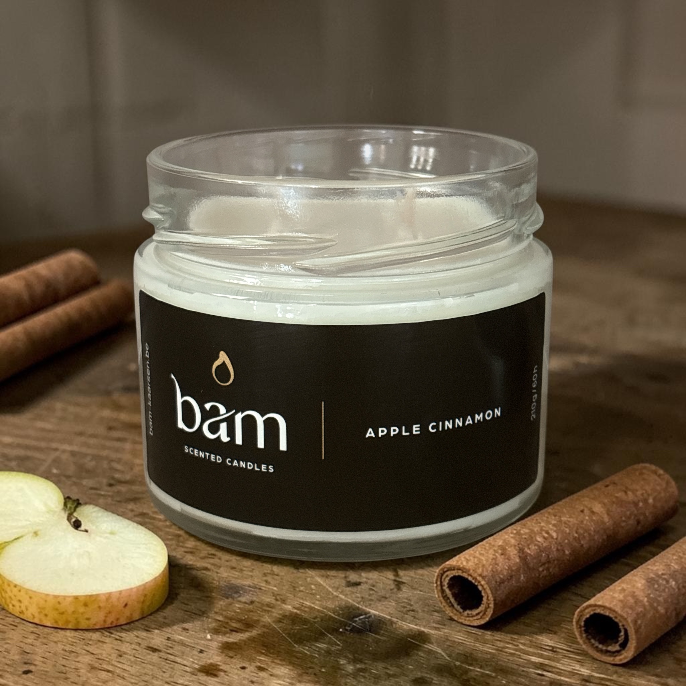 Apple Cinnamon Geurkaars - Basic Collection Medium