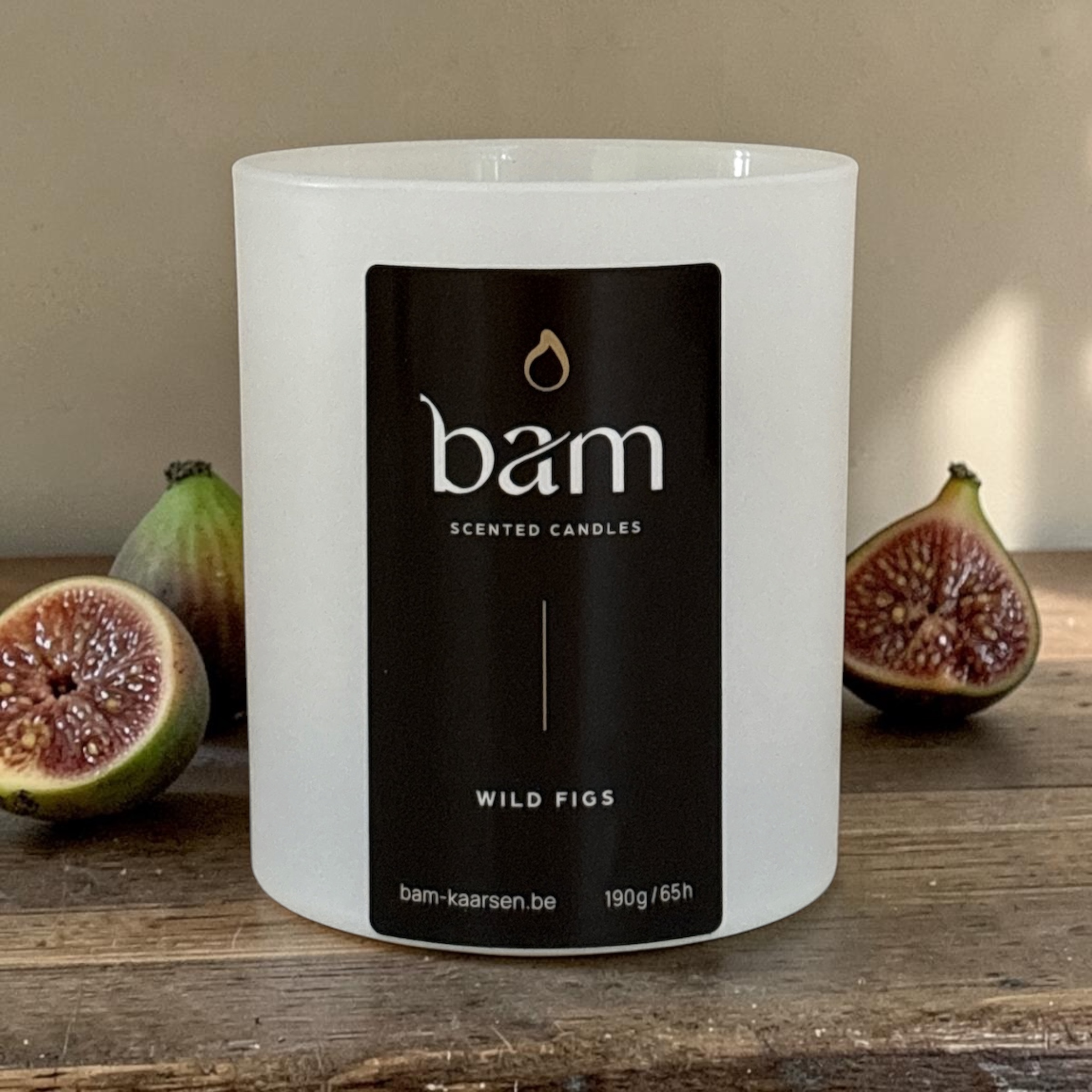 Wild Figs scented candle – luxury fig scented candle with wooden wick - White Collection Medium