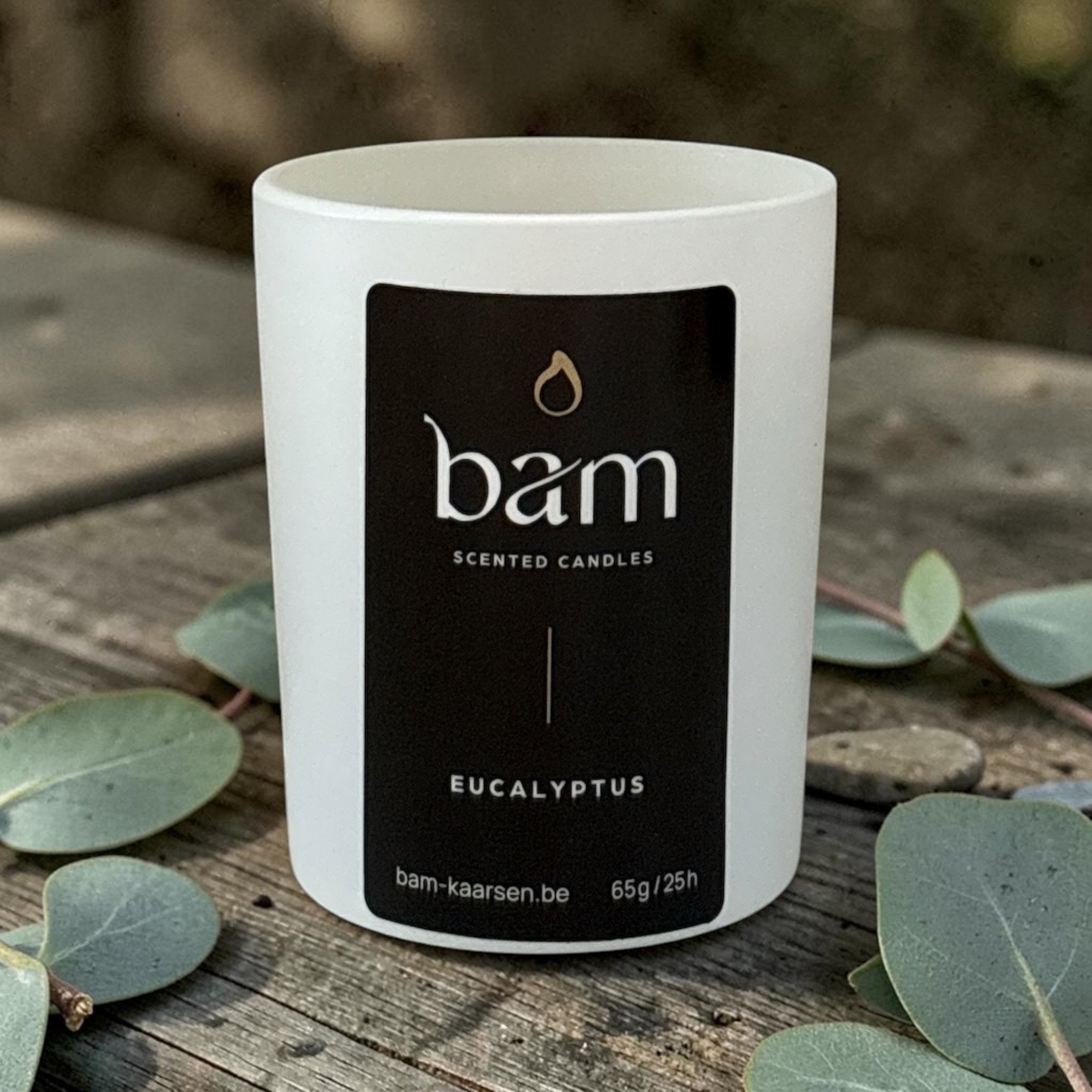 Mini Eucalyptus scented candle – refreshing scented candle with wooden wick - White Collection Small
