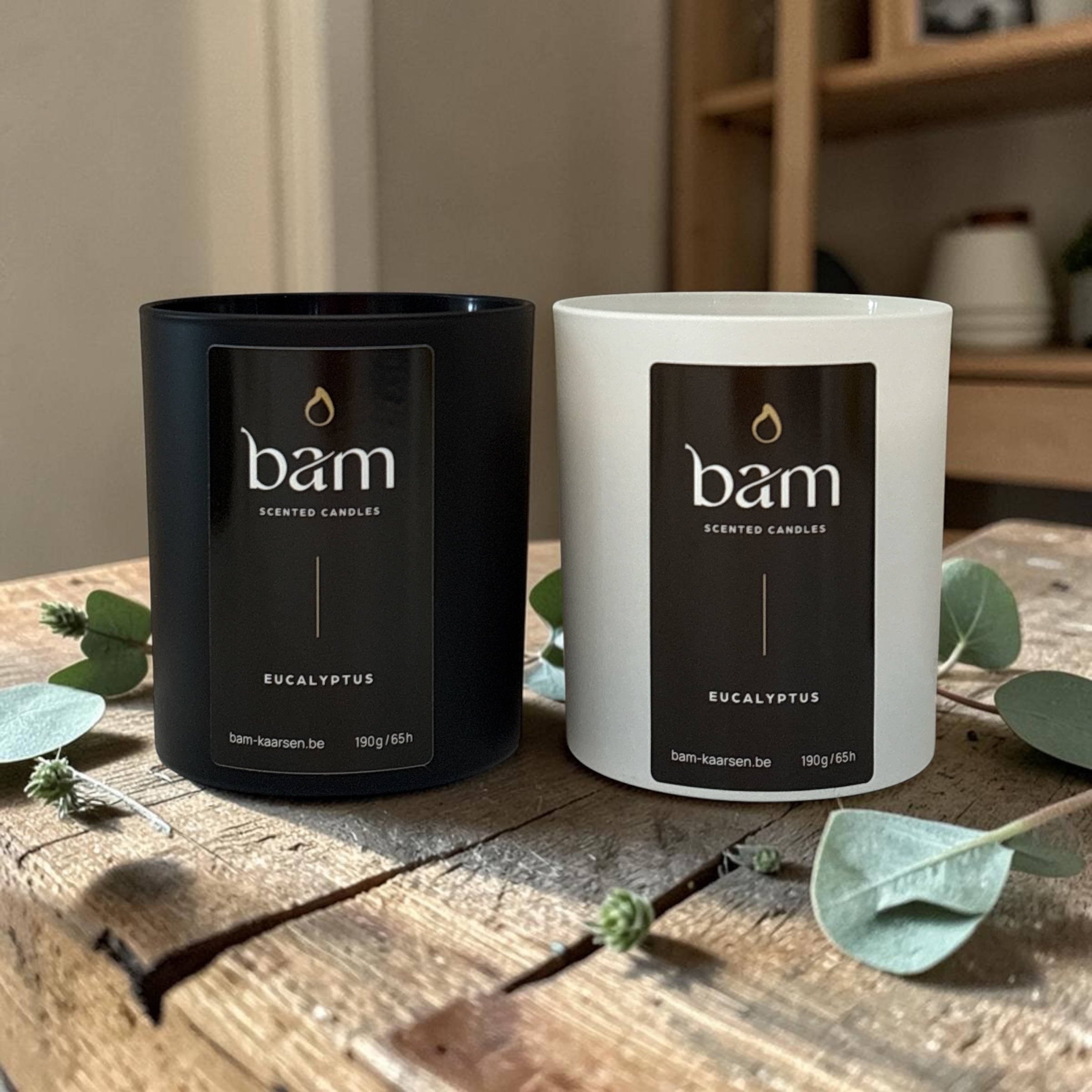 Eucalyptus Geurkaars – Handgemaakte Geurkaars met Houten Wiek - White Collection Medium