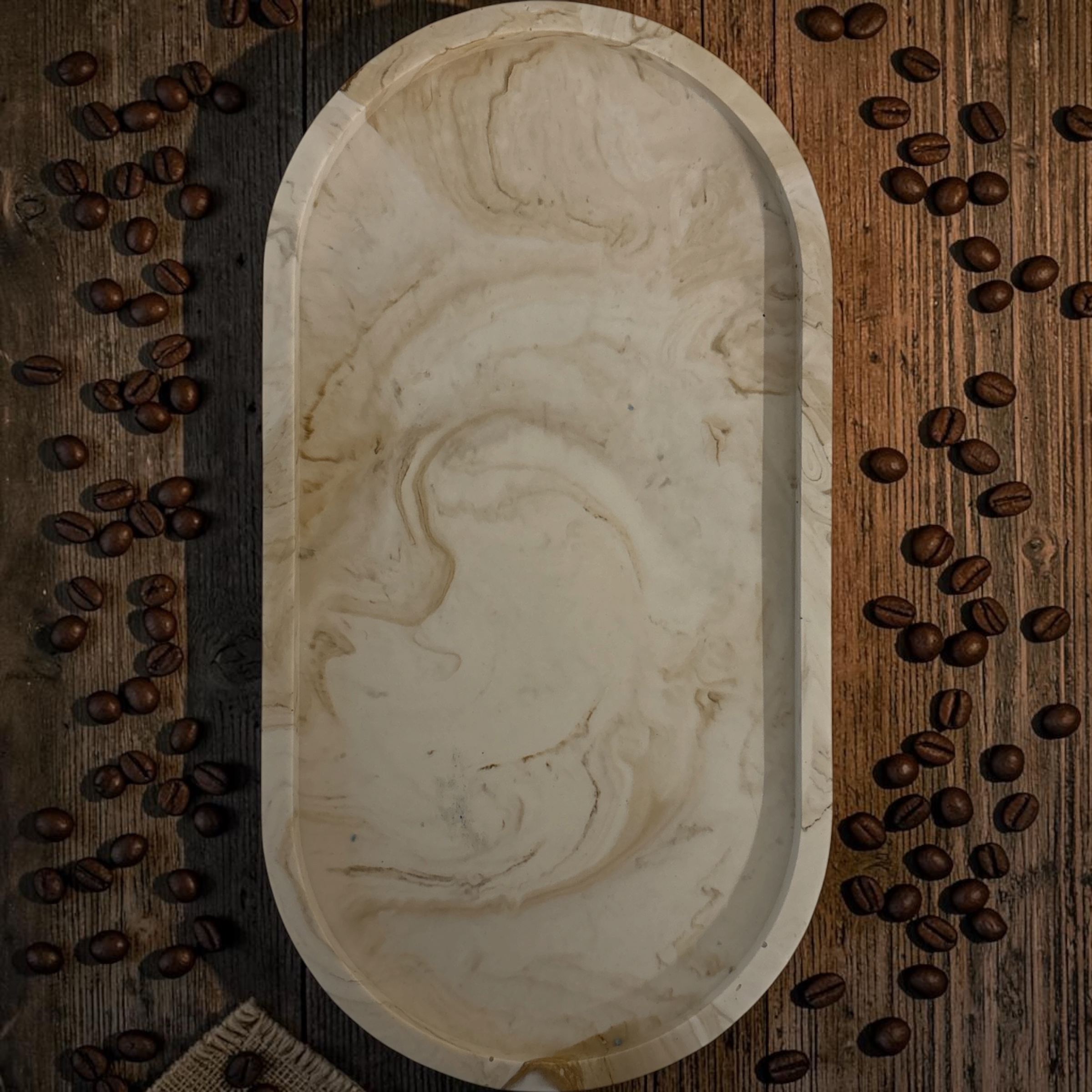 Handgemaakte Coffee Macchiato Geschenkset met Rozenkaars en Ovale Schaal