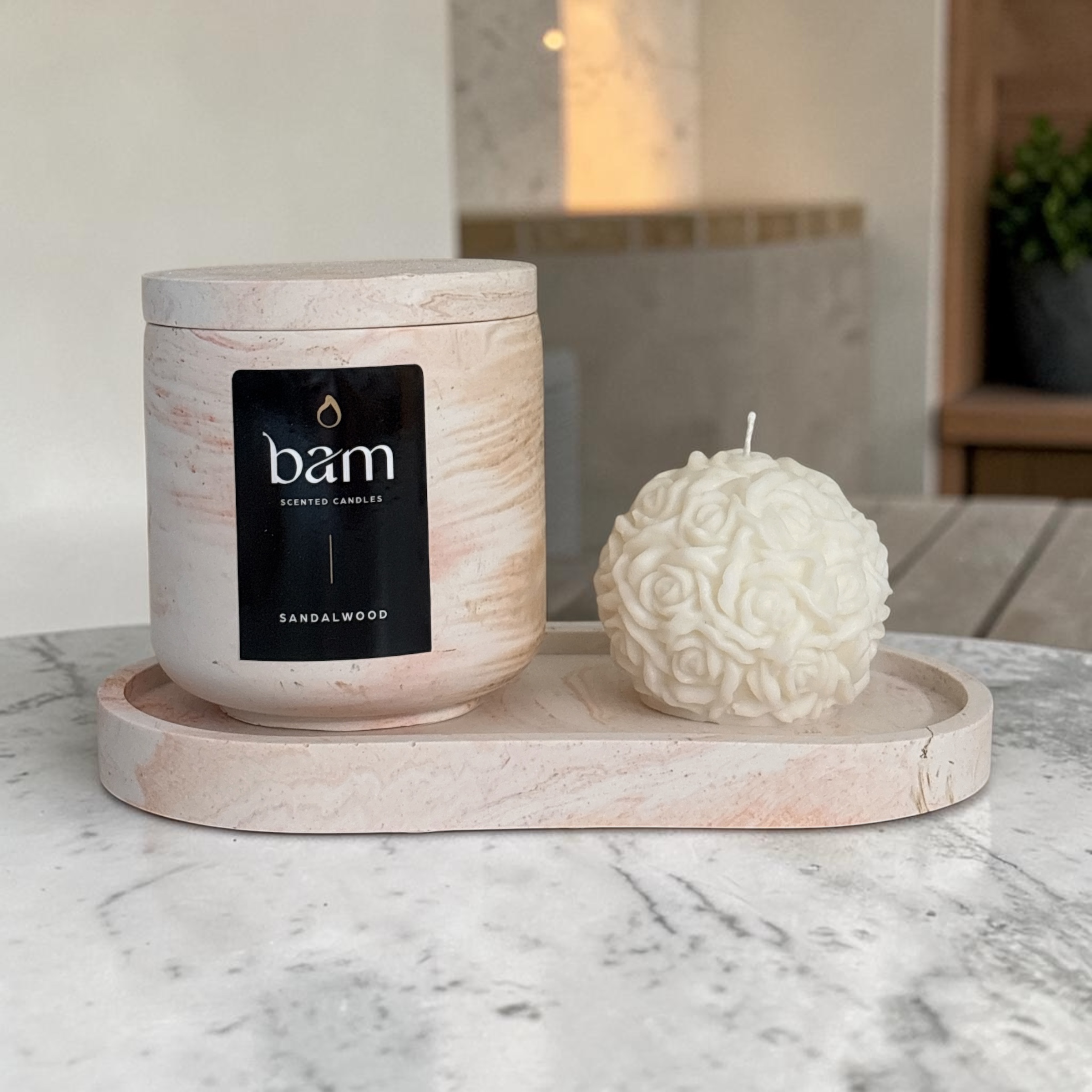 Handgemaakte Sandalwood Geschenkset met Rozenkaars en Gemarmerd Ovaal Schaaltje