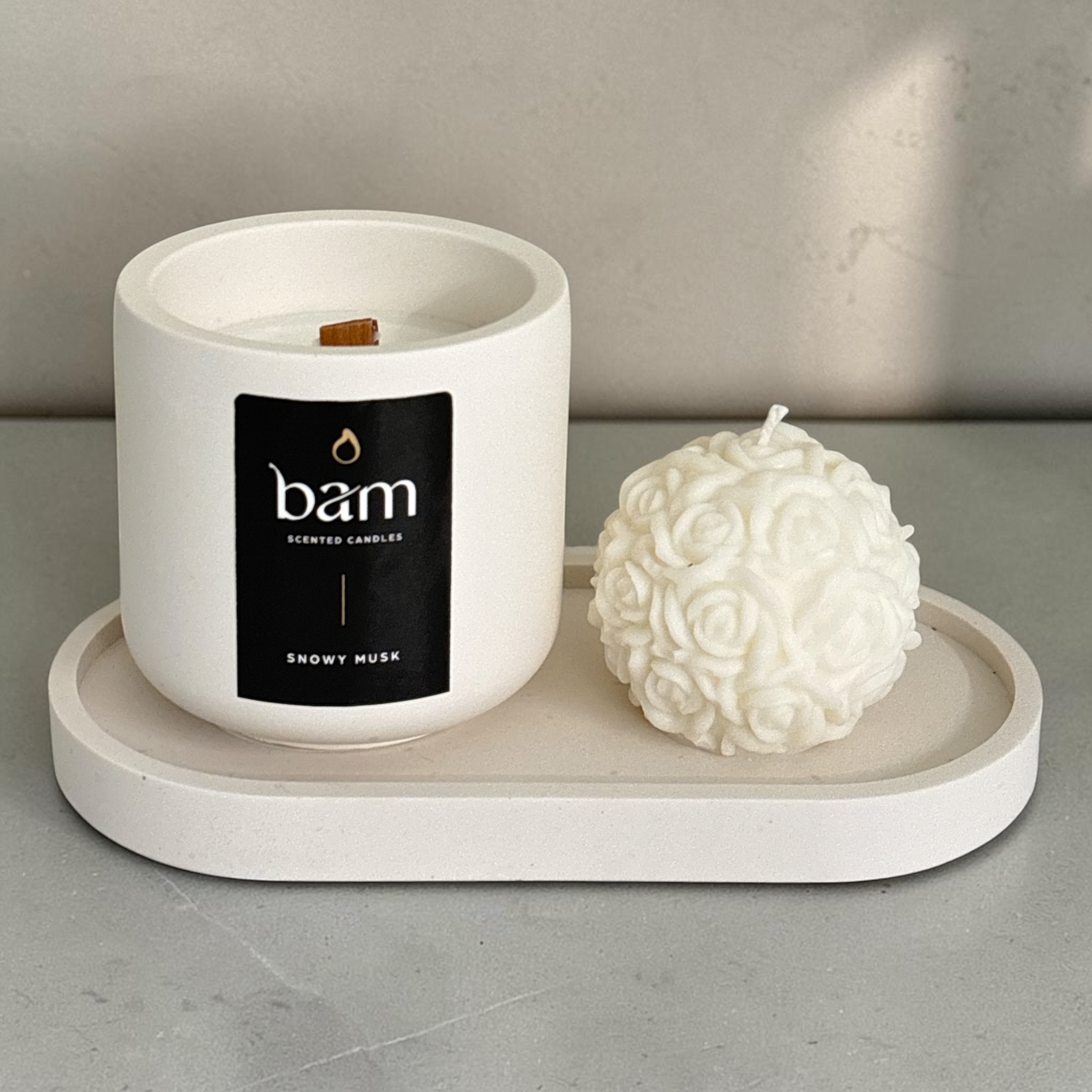 Handgemaakte Snowy Musk Geschenkset met Rozenkaars en Wit Ovaal Schaaltje