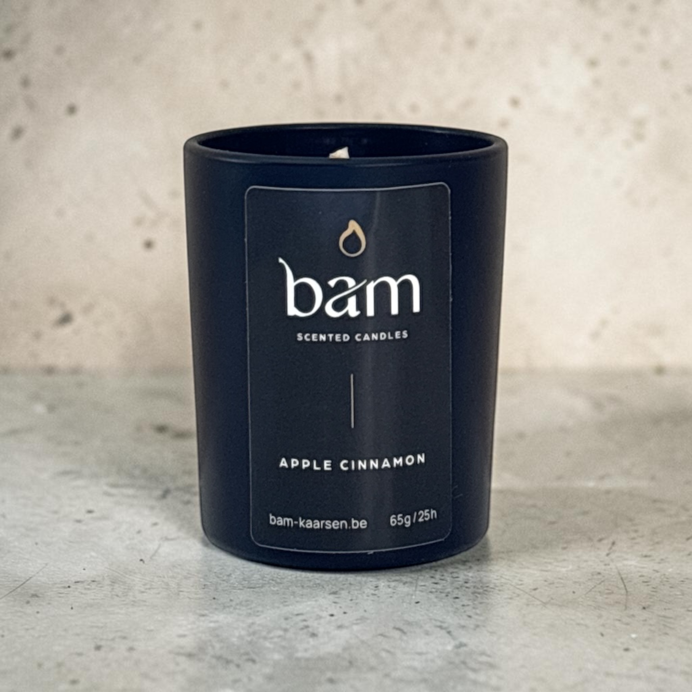 Mini Apple Cinnamon scented candle – apple cinnamon scent with wooden wick – 25 burn hours