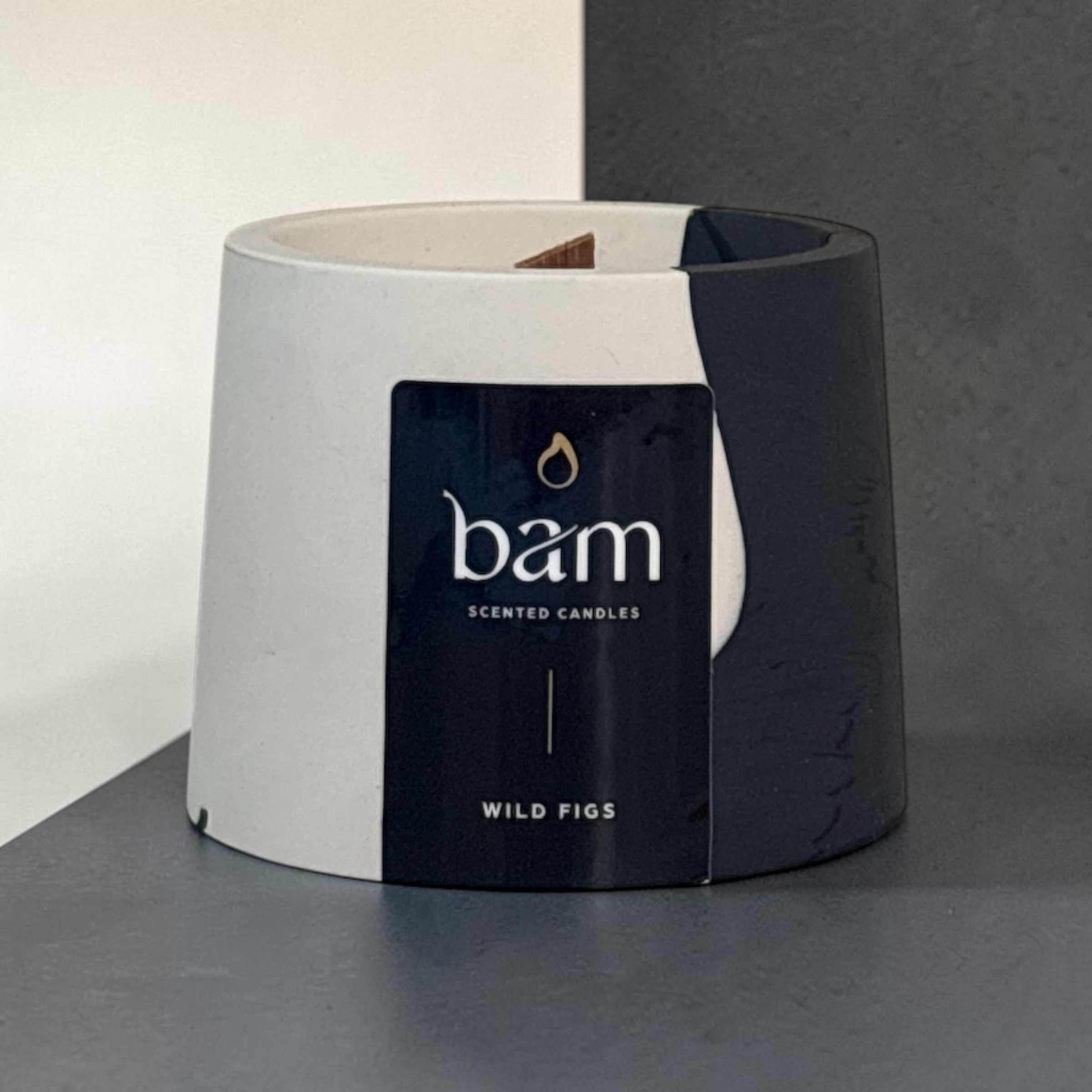 Wild Figs - black/white round jar with wooden wick