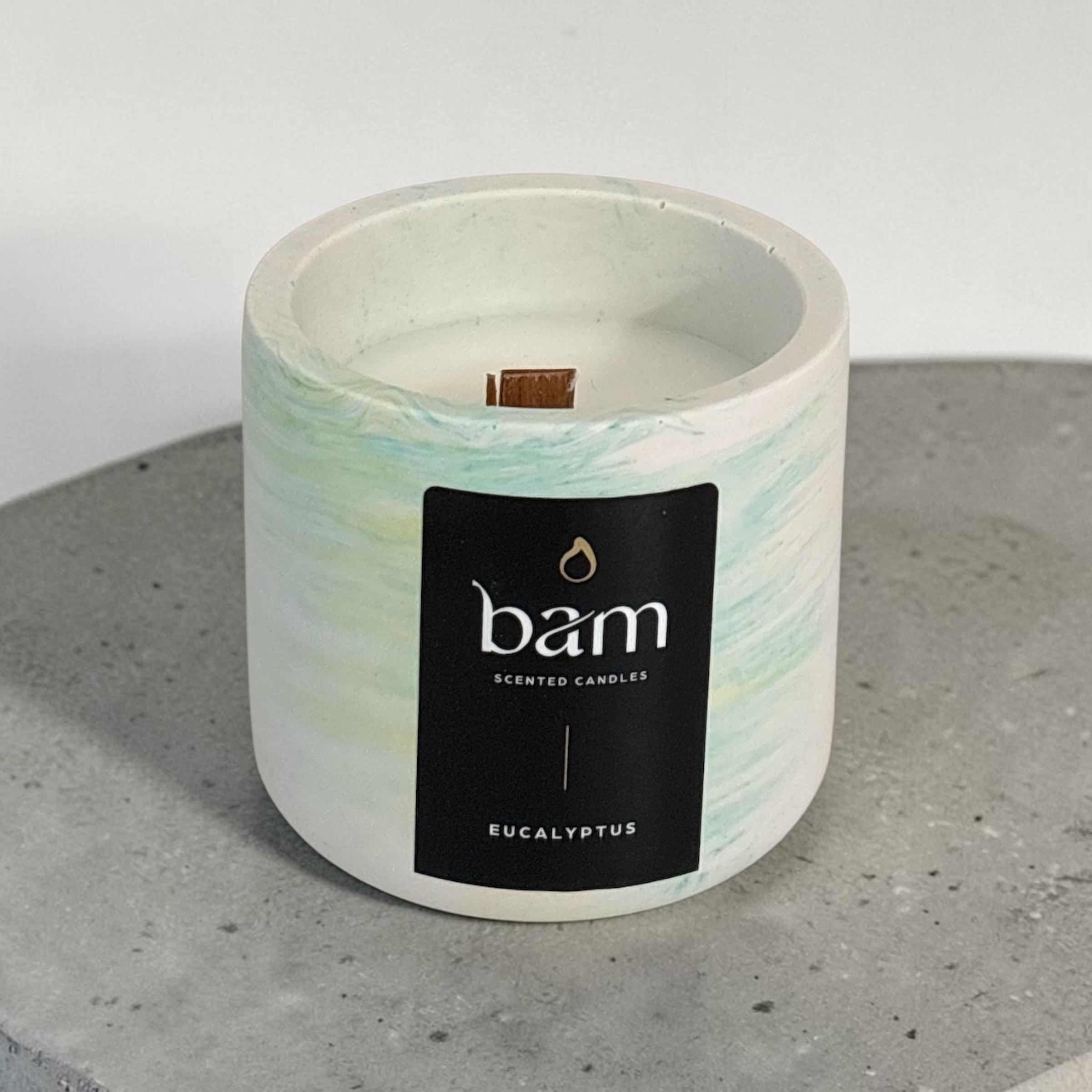 Eucalyptus geurkaars van zonnebloemwas – geel-groen gemarmerd – Round Collection – 140 g