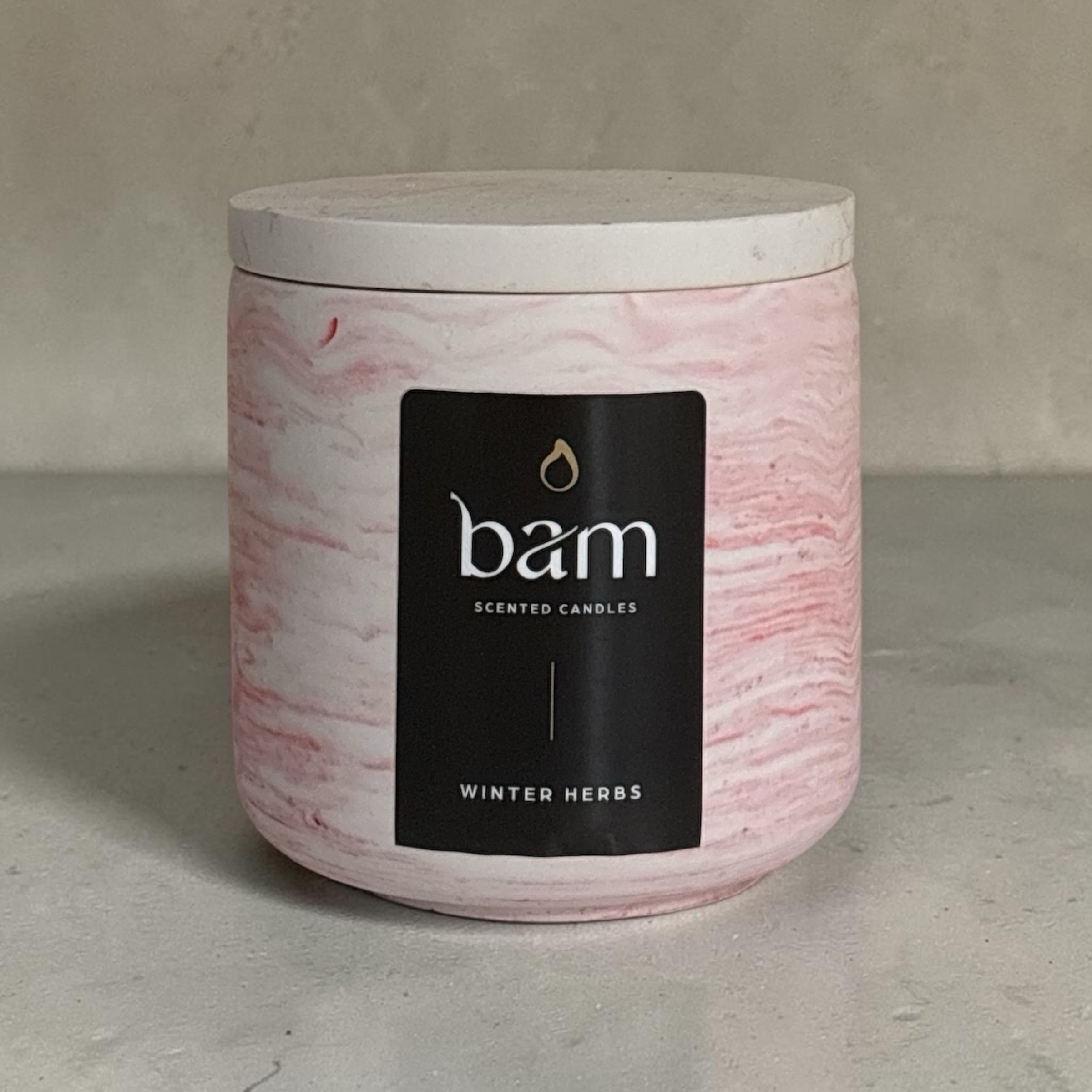 Winter Herbs scented candle made from sunflower wax – red marbled – Round Collection – 140 g