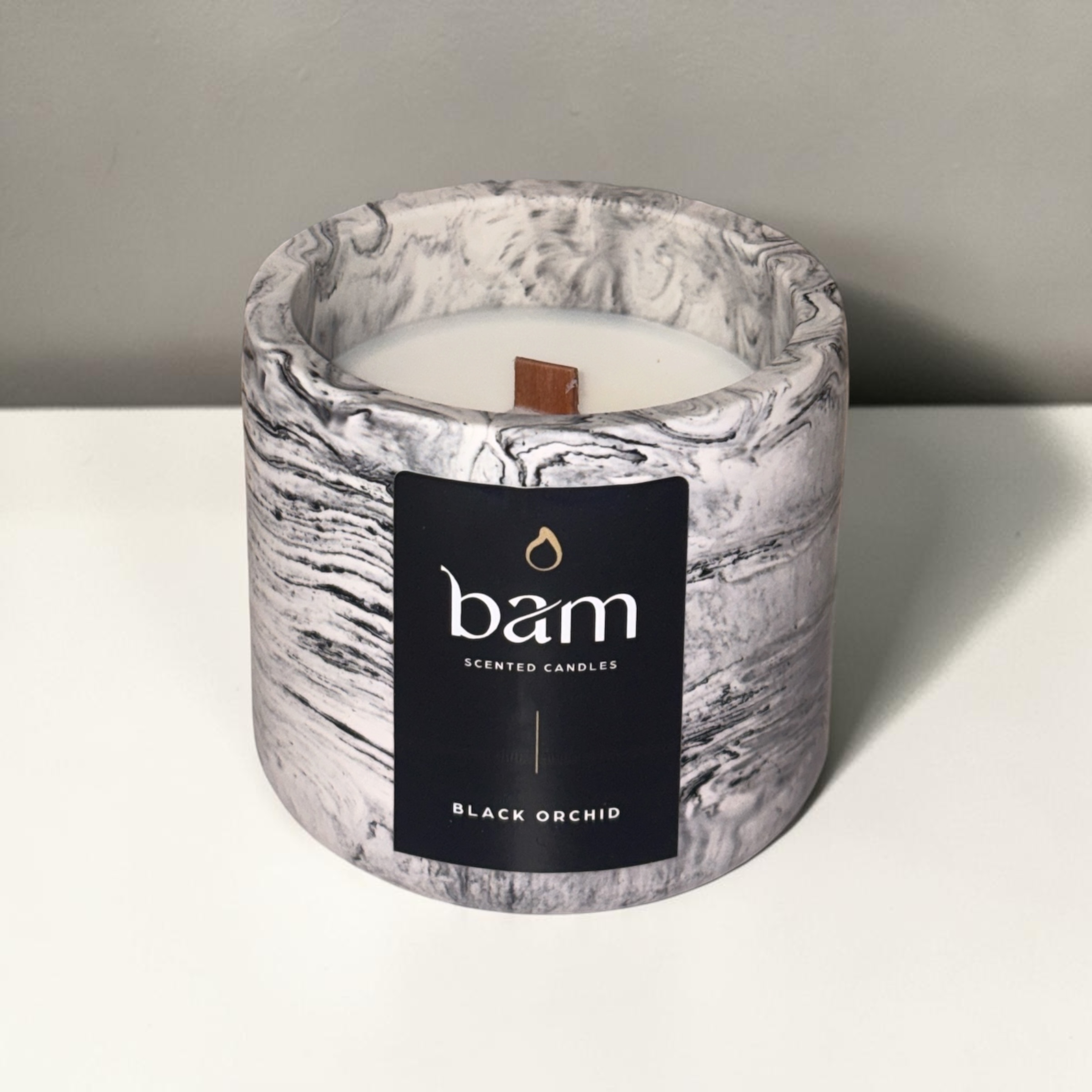 Black Orchid geurkaars van zonnebloemwas – zwart gemarmerd – Round Collection – 140 g