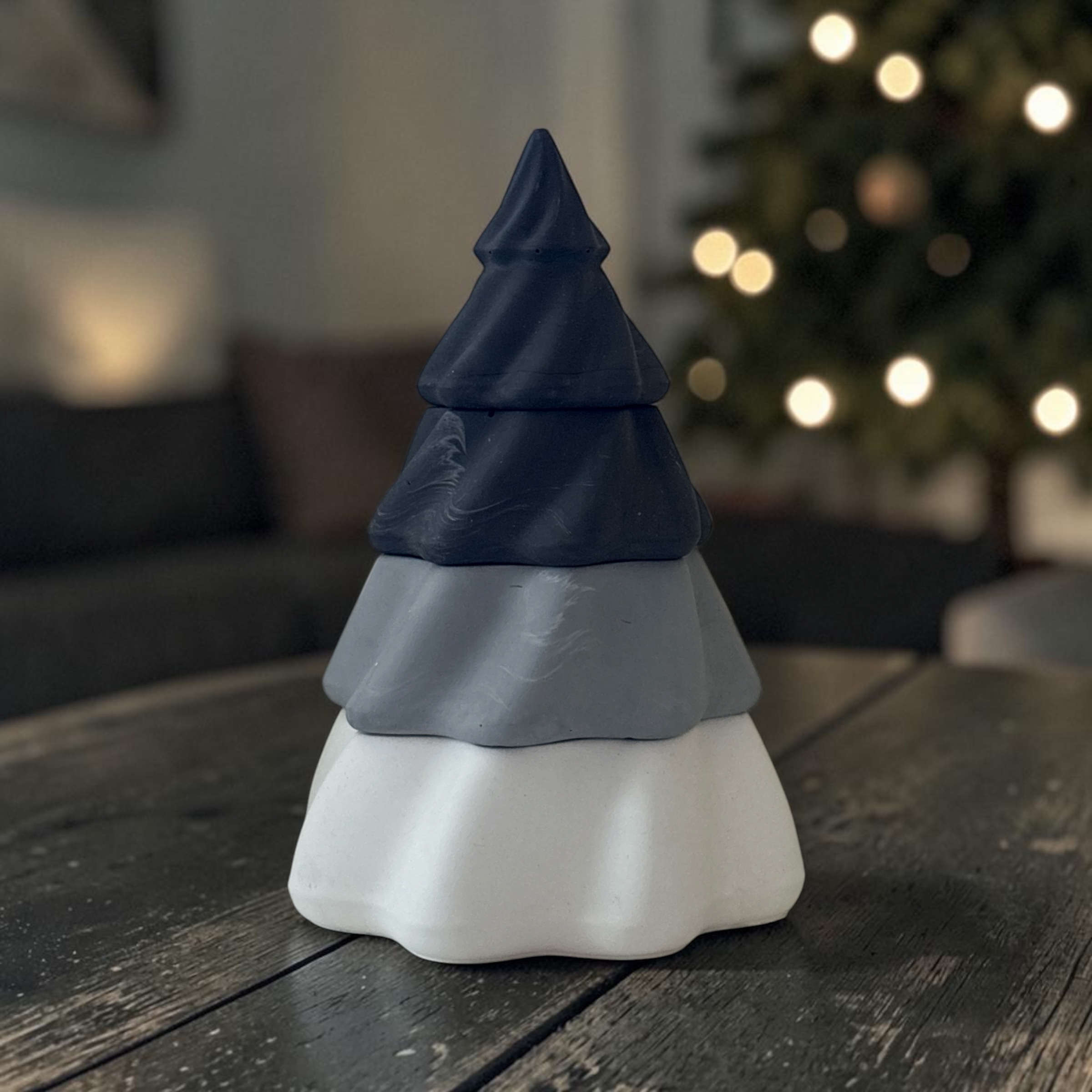 Zwart-wit gemarmerde kerstboomkaars – 4-delige set met 3 kaarsen – Wild Figs