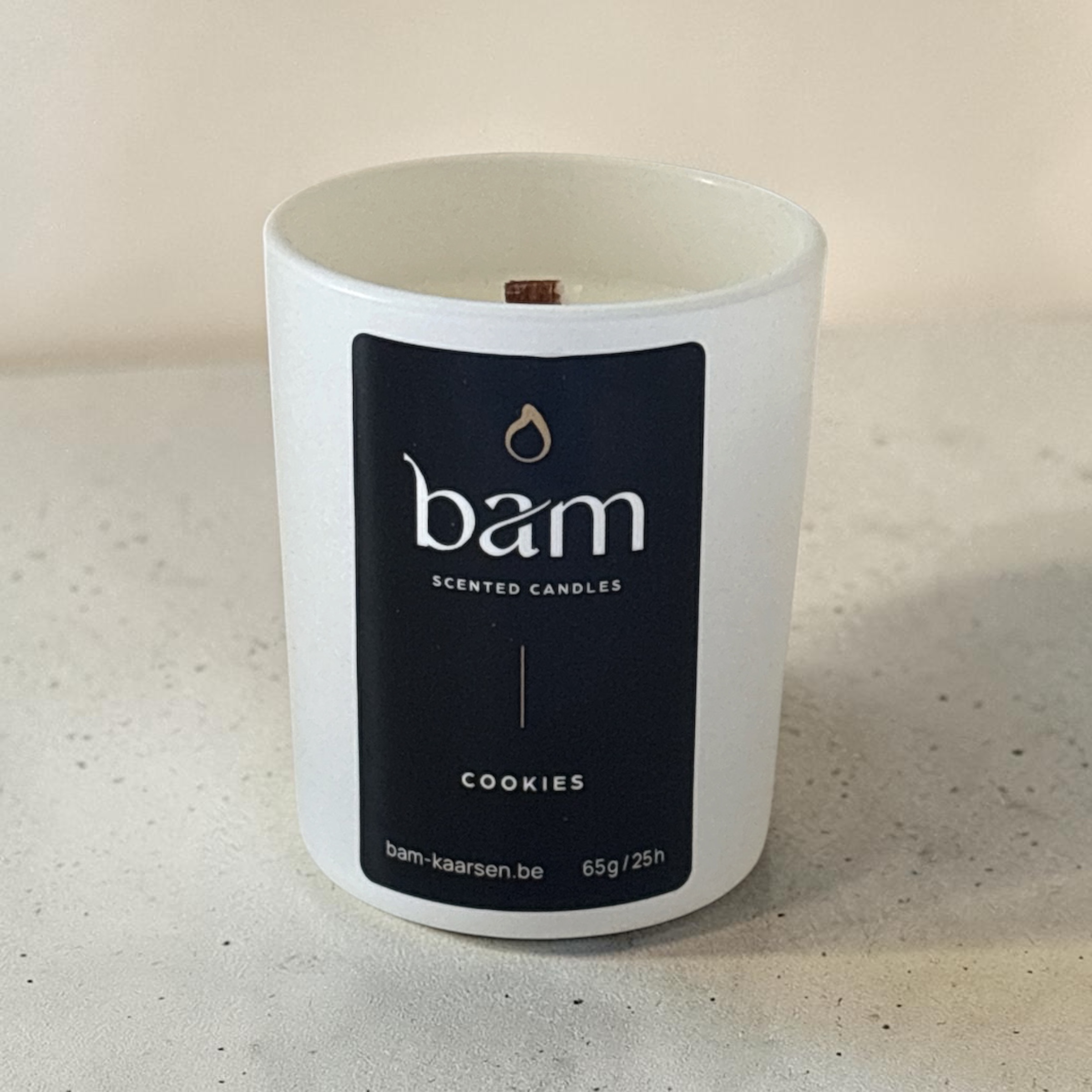 Mini Cookies scented candle – white scented candle with wooden wick – 25 burn hours