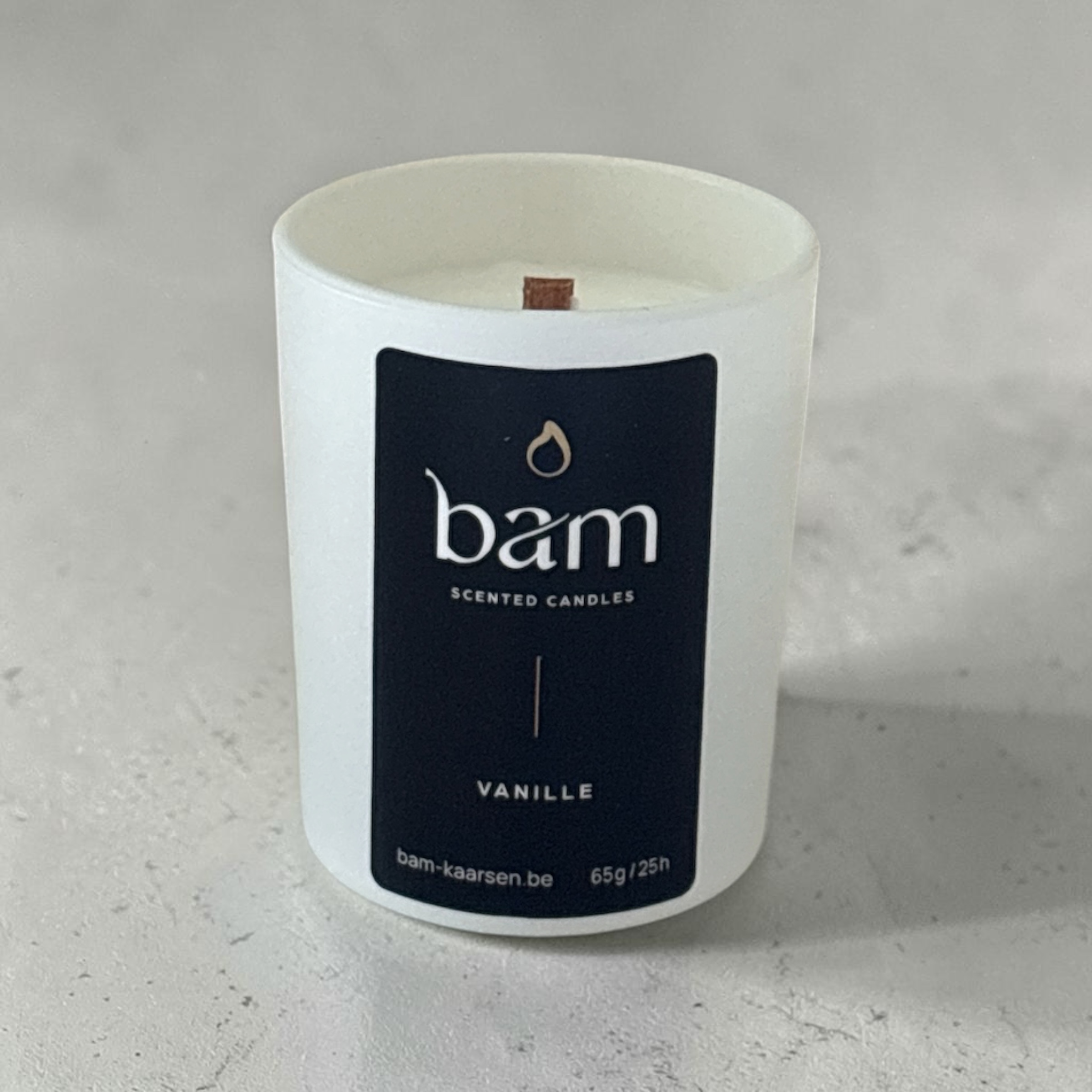 Mini Vanilla scented candle – creamy vanilla candle with wooden wick - White Collection Small