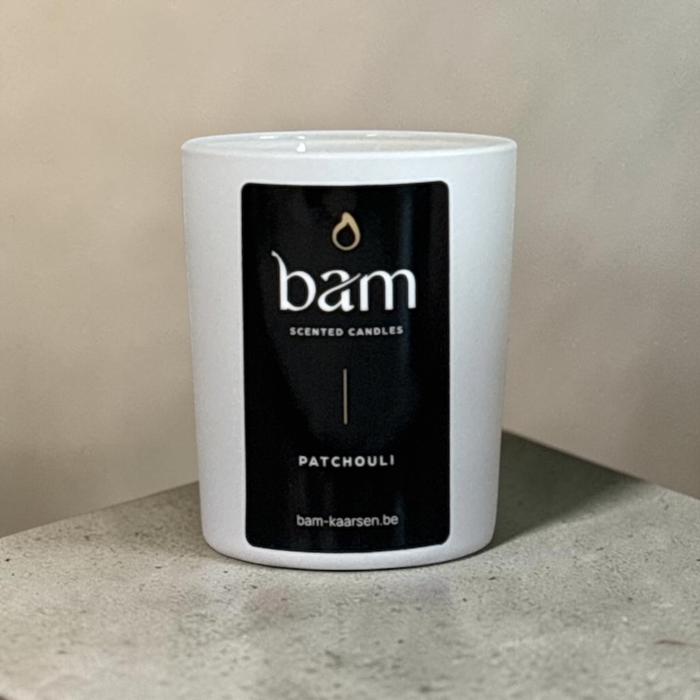 Patchouli scented candle with wooden wick – White Collection Small – mini candle – 25 burn hours