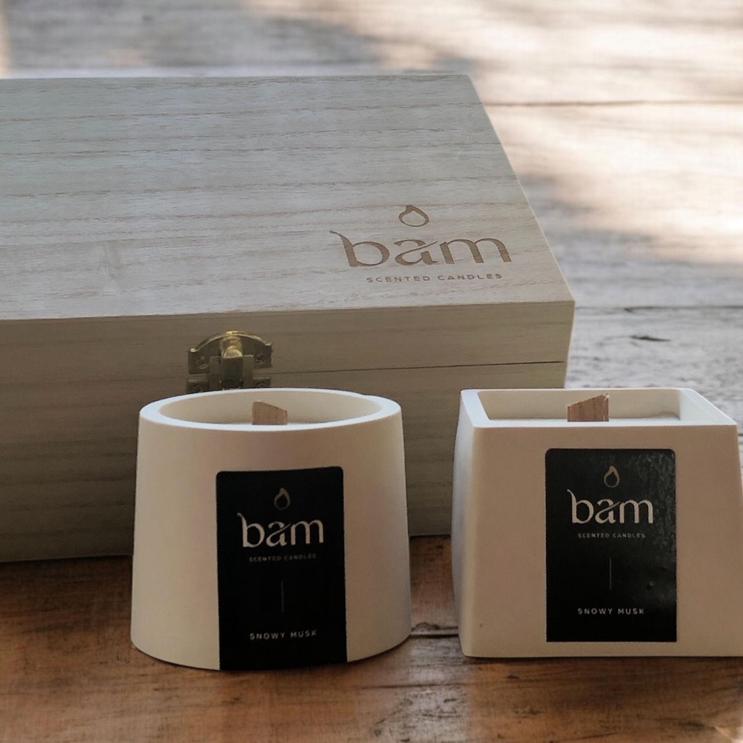 Snowy musk - wit rond potje met houten wiek