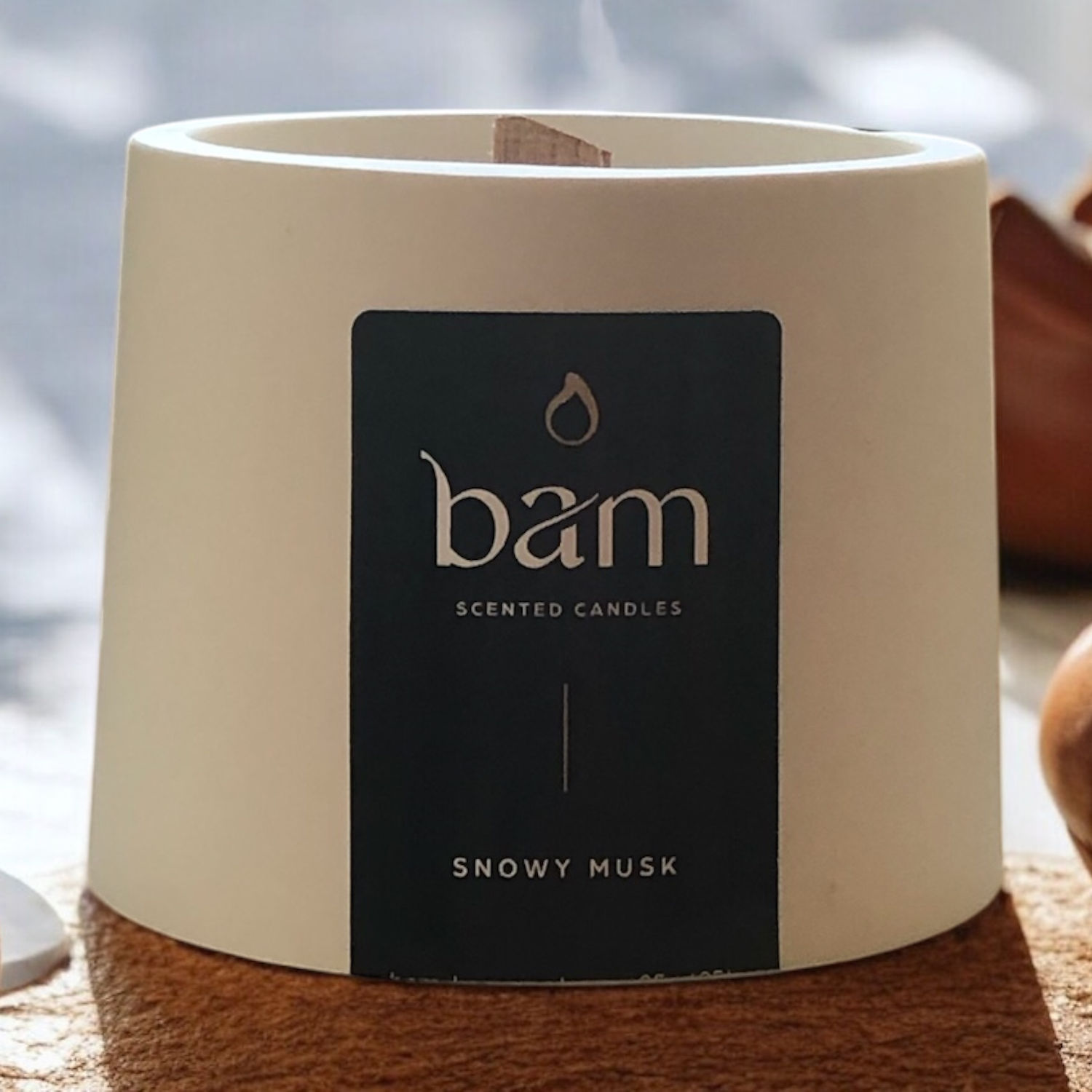 Snowy musk - wit rond potje met houten wiek