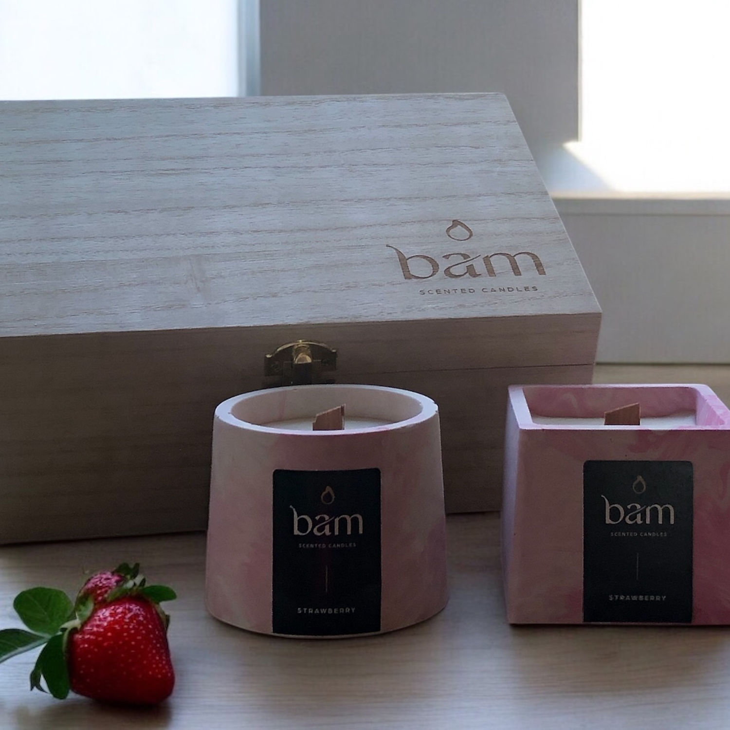 Strawberry - Houten kist met 2 geurkaarsen