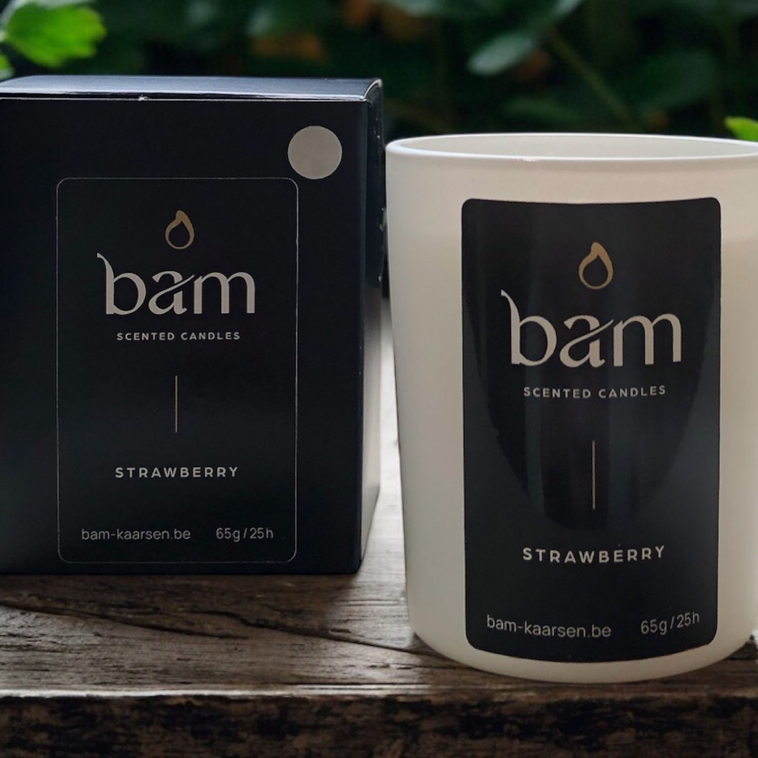 Strawberry - White Collection Small met houten wiek