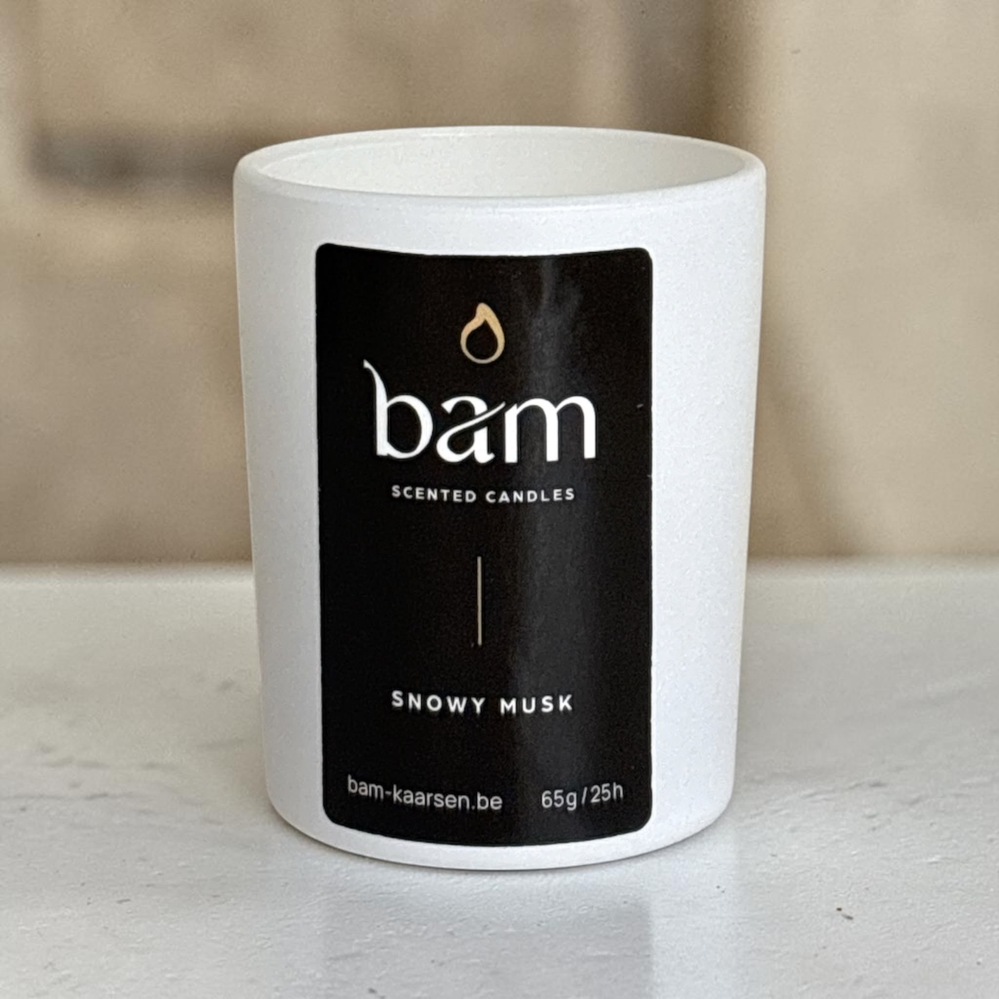 Mini Snowy Musk scented candle – luxury musk scented candle with wooden wick - White Collection Small