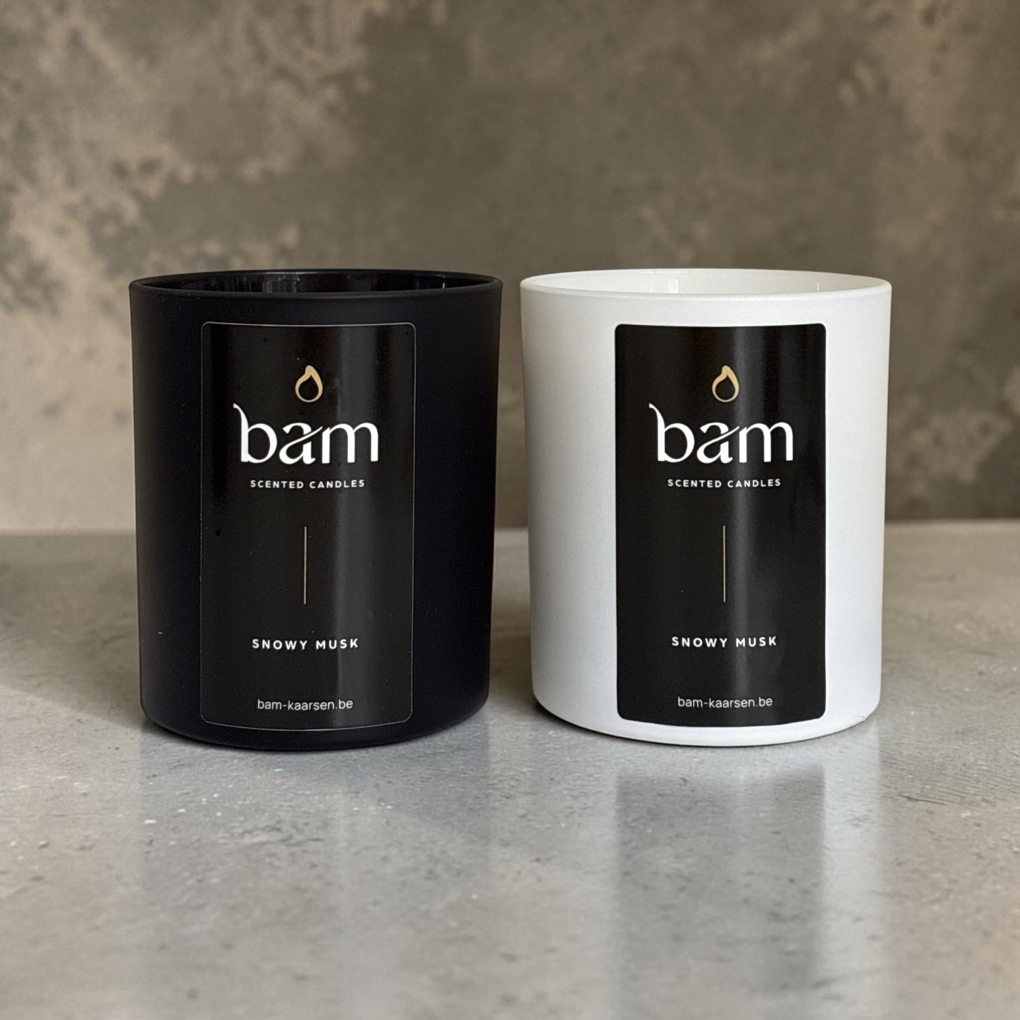 Snowy Musk Geurkaars - Black Collection Medium
