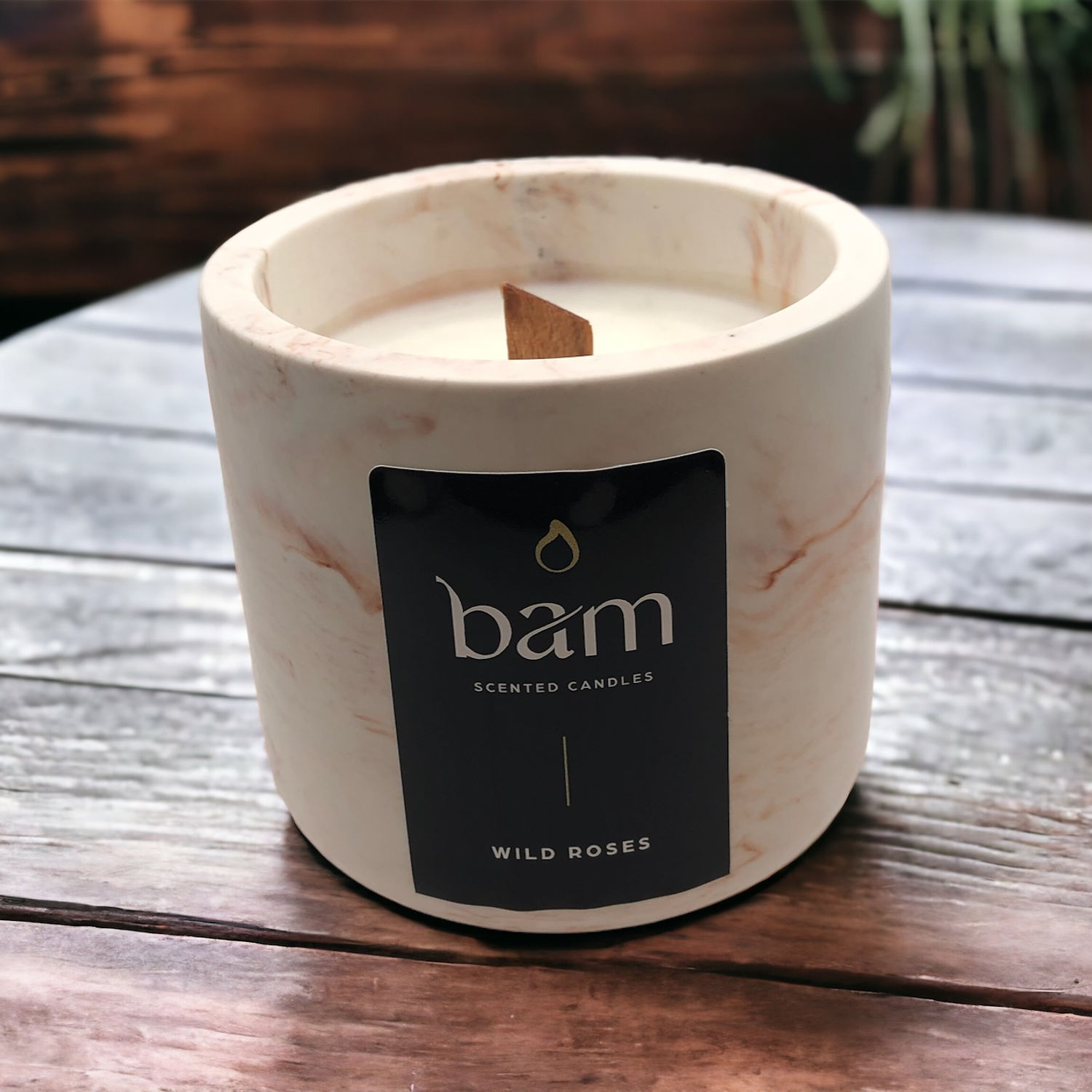 Wilde Rozen - terracotta gemarmerd rond potje met deksel met houten wiek