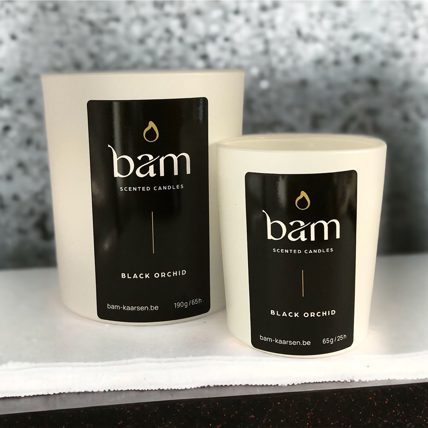 Zwarte Orchidee - White Collection Small met houten wiek