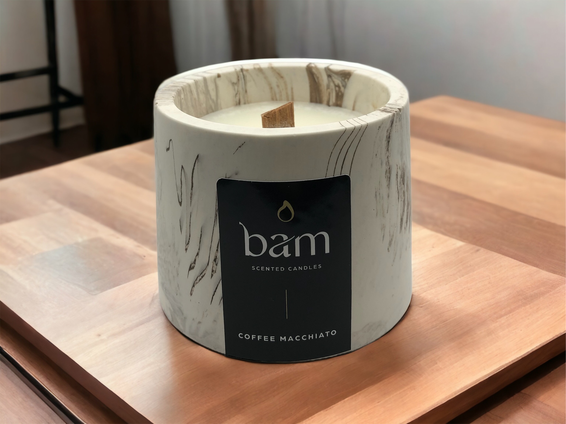 Coffee Macchiato - beige gemarmerd rond potje met houten wiek