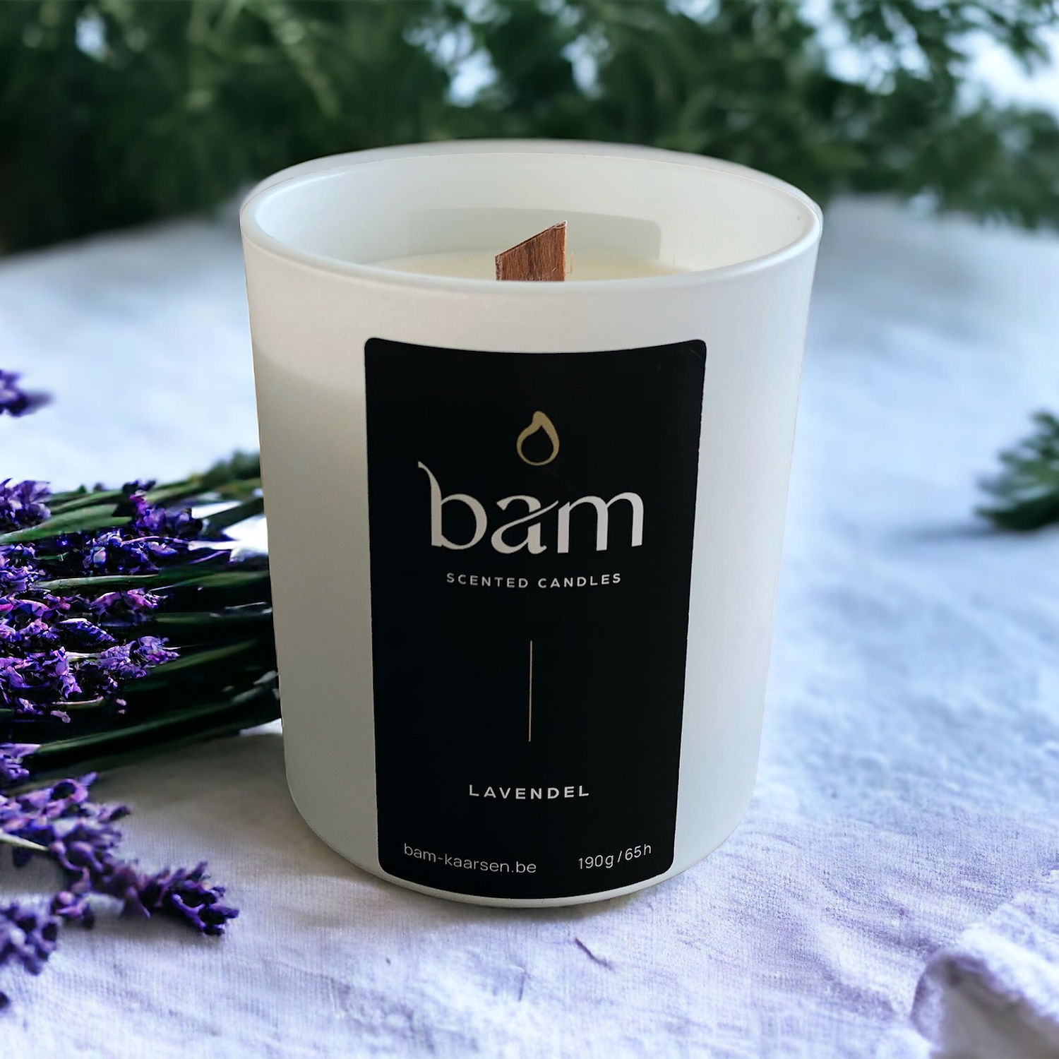 lavendel - White Collection Medium met houten wiek