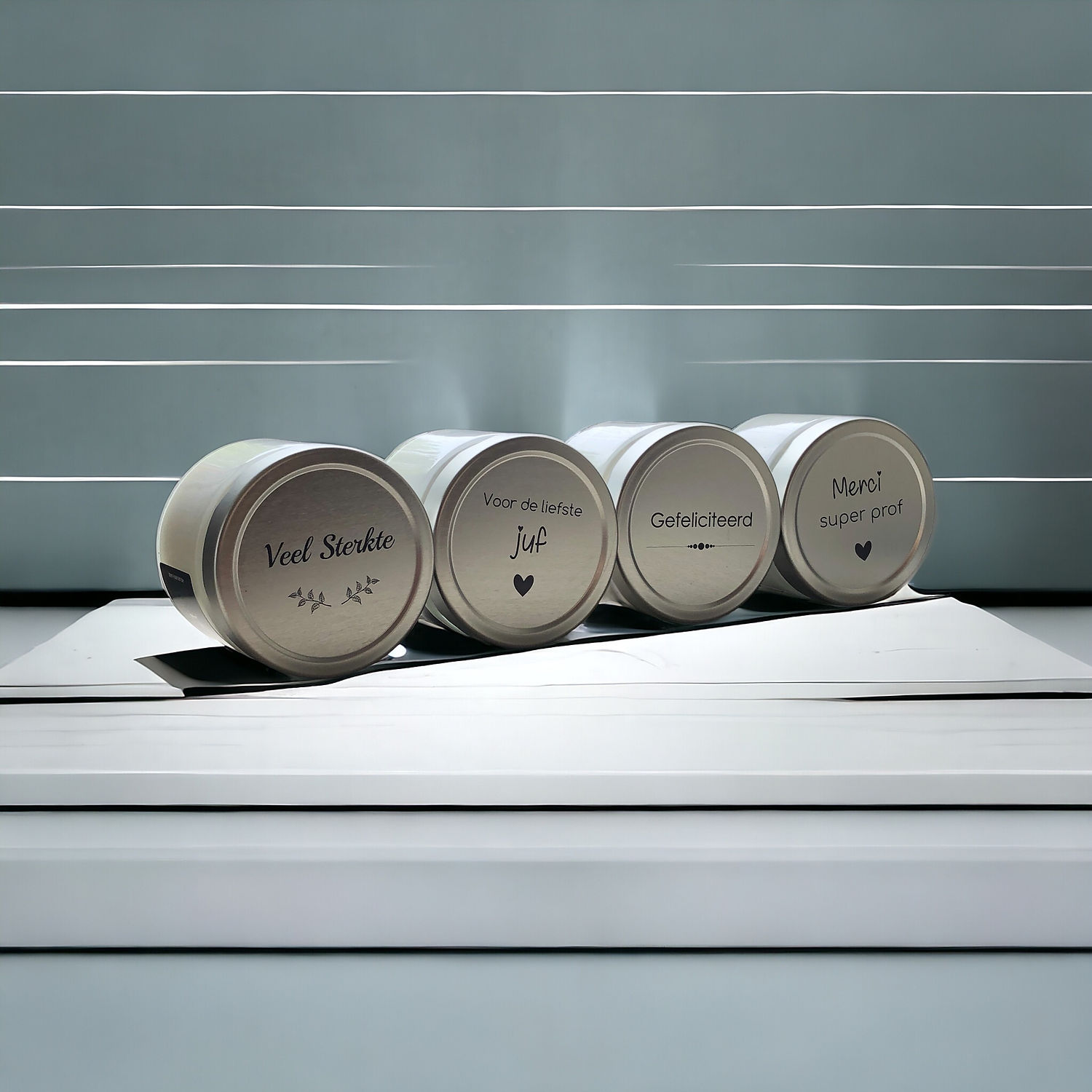 liefste juf - Basic Collection Medium met gepersonaliseerd deksel